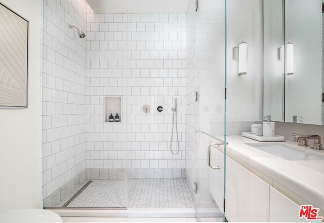 8420 W Sunset Boulevard 704, West Hollywood, CA 90069