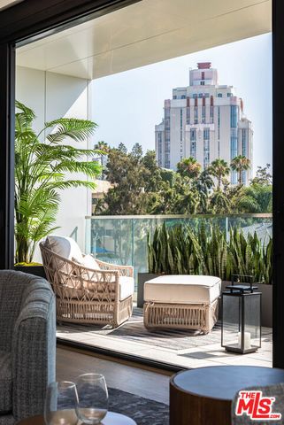 8420 W Sunset Boulevard 704, West Hollywood, CA 90069