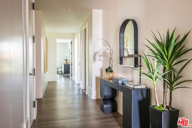 8420 W Sunset Boulevard 704, West Hollywood, CA 90069