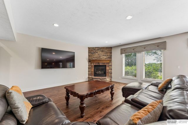 3415 S 184 Avenue, Omaha, NE 68130
