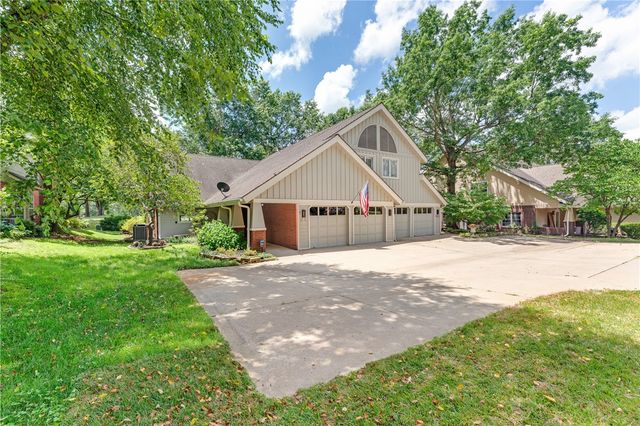 2531 E Joyce Boulevard, Fayetteville, AR 72703