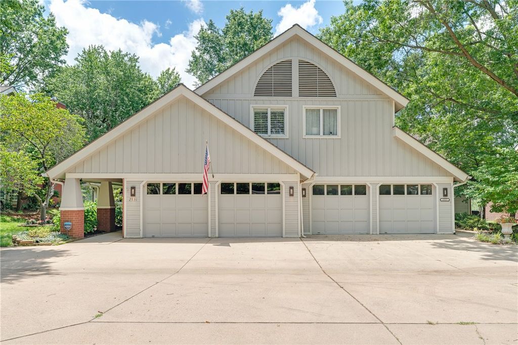 2531 E Joyce Boulevard, Fayetteville, AR 72703