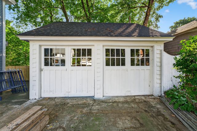 10 Robbins Court, Norwich, CT 06360