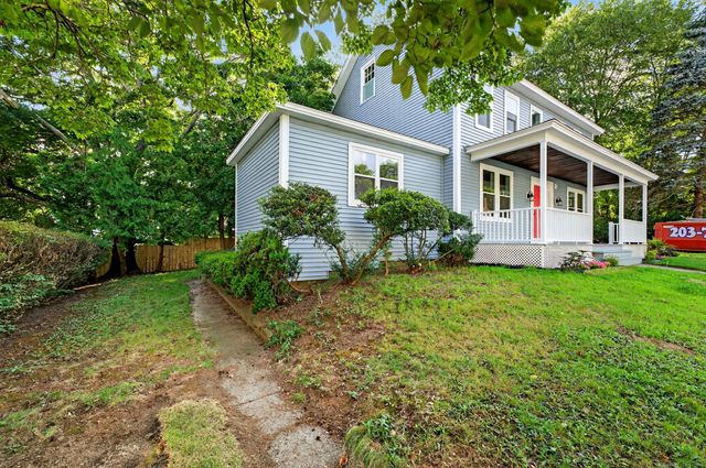 10 Robbins Court, Norwich, CT 06360