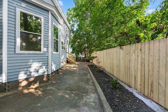 10 Robbins Court, Norwich, CT 06360