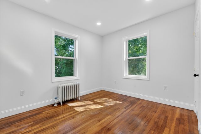 10 Robbins Court, Norwich, CT 06360