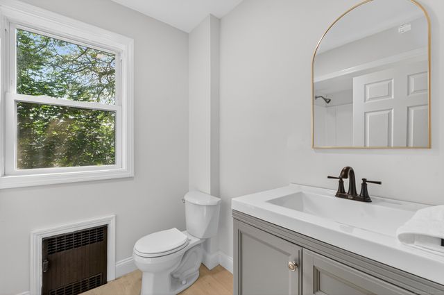 10 Robbins Court, Norwich, CT 06360