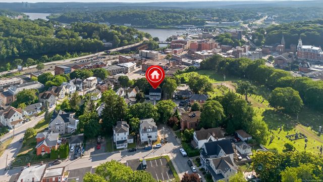 10 Robbins Court, Norwich, CT 06360