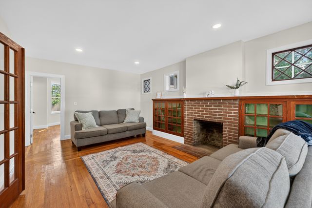 10 Robbins Court, Norwich, CT 06360