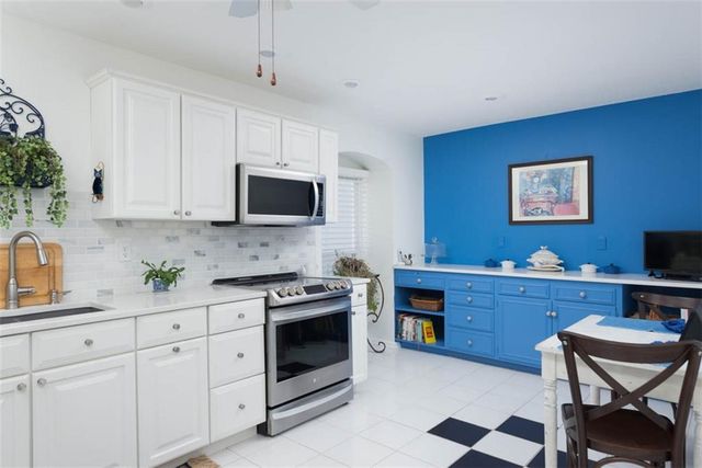 8706 Walmer Street, Overland Park, KS 66212