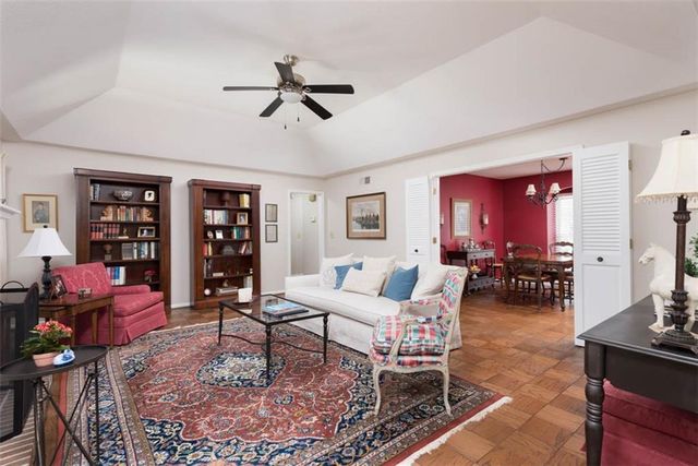 8706 Walmer Street, Overland Park, KS 66212