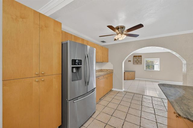 3946 OMEGA CIRCLE, Sarasota, FL 34235