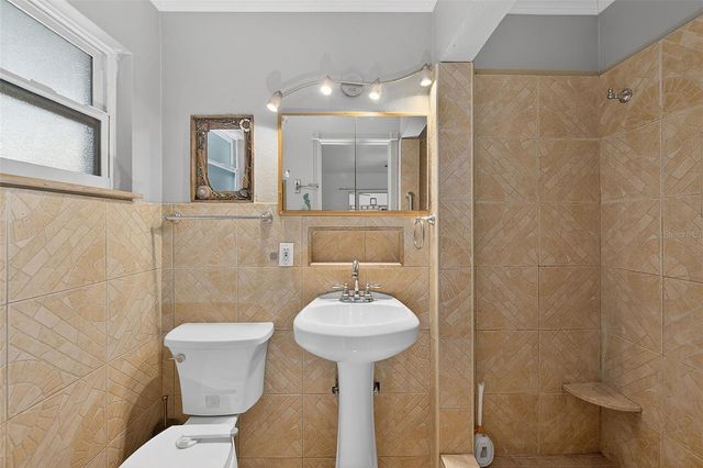 3946 OMEGA CIRCLE, Sarasota, FL 34235