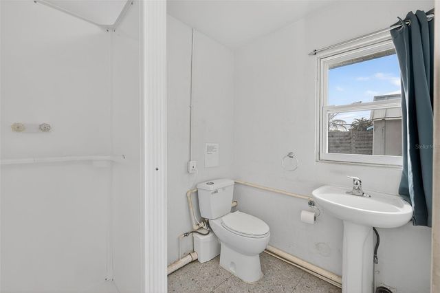 3946 OMEGA CIRCLE, Sarasota, FL 34235