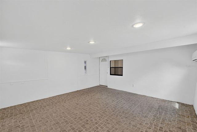 3946 OMEGA CIRCLE, Sarasota, FL 34235