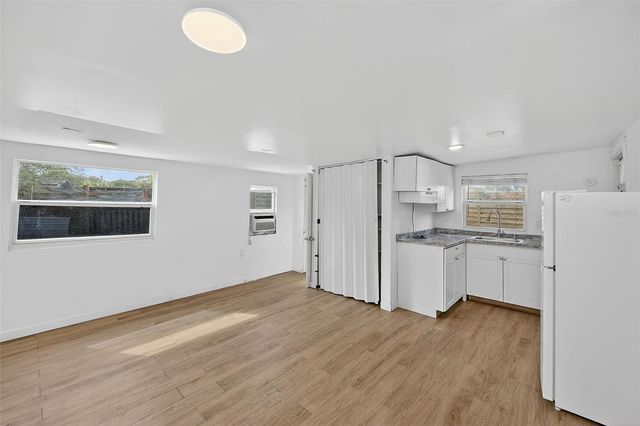 3946 OMEGA CIRCLE, Sarasota, FL 34235