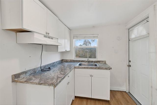 3946 OMEGA CIRCLE, Sarasota, FL 34235