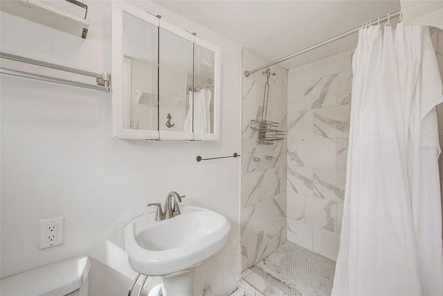 3946 OMEGA CIRCLE, Sarasota, FL 34235