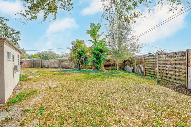 3946 OMEGA CIRCLE, Sarasota, FL 34235