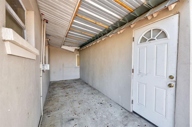 3946 OMEGA CIRCLE, Sarasota, FL 34235