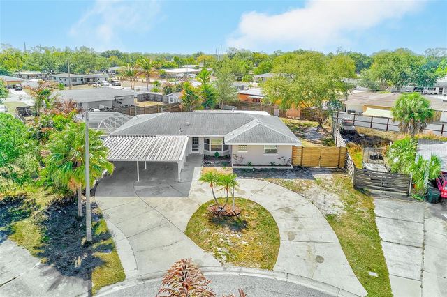 3946 OMEGA CIRCLE, Sarasota, FL 34235