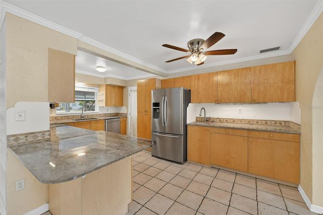 3946 OMEGA CIRCLE, Sarasota, FL 34235