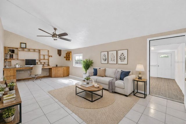 3946 OMEGA CIRCLE, Sarasota, FL 34235