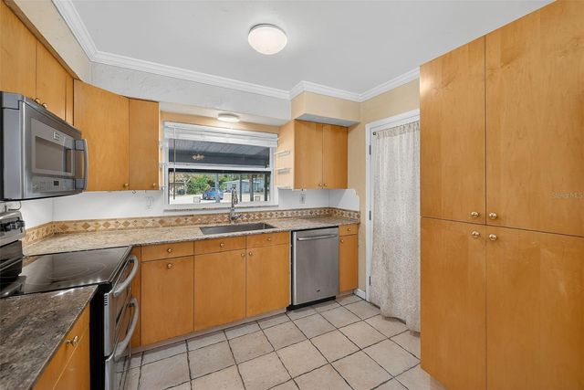 3946 OMEGA CIRCLE, Sarasota, FL 34235