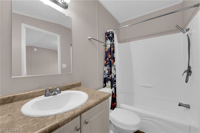5240 Los Pinos Street, Las Vegas, NV 89122