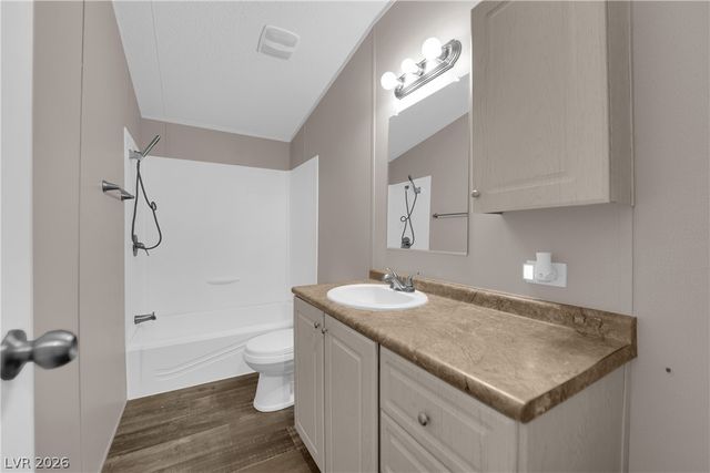 5240 Los Pinos Street, Las Vegas, NV 89122