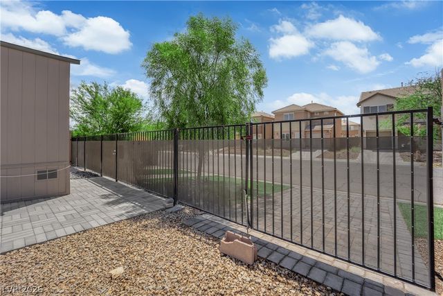 5240 Los Pinos Street, Las Vegas, NV 89122