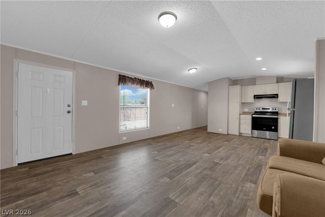 5240 Los Pinos Street, Las Vegas, NV 89122