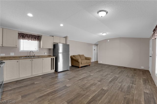 5240 Los Pinos Street, Las Vegas, NV 89122