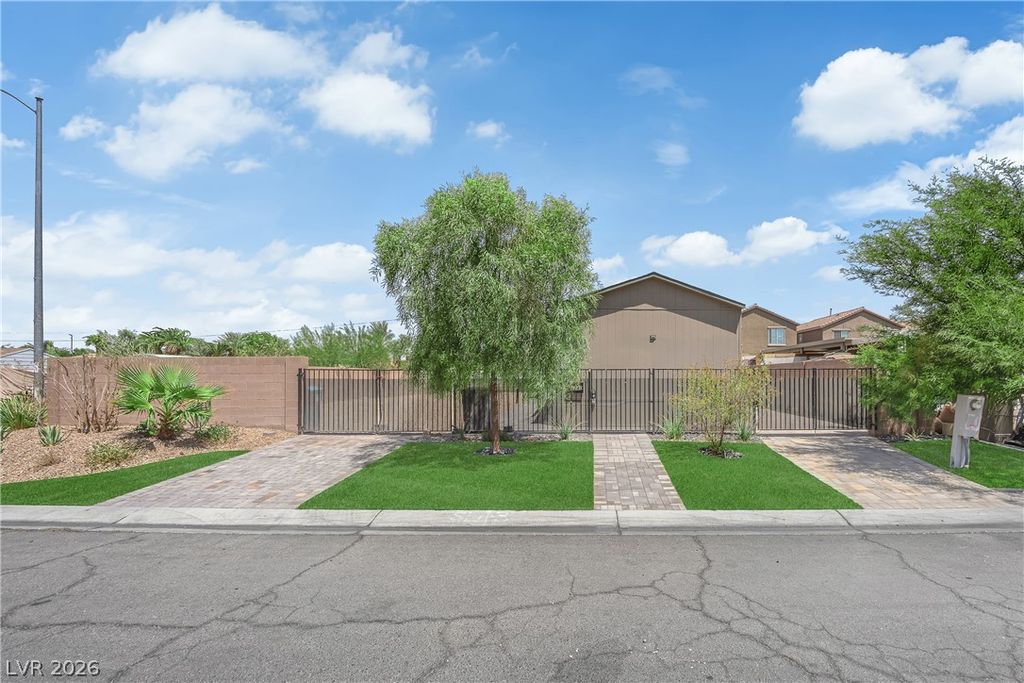 5240 Los Pinos Street, Las Vegas, NV 89122