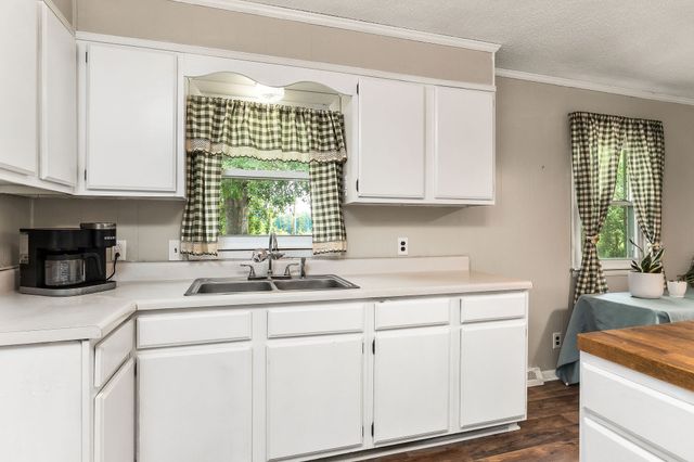 430 Delong Rd, Smithville, TN 37166