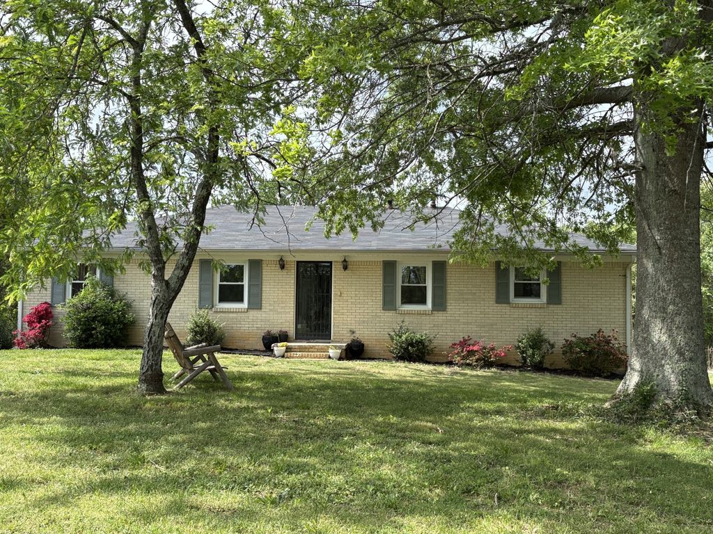 430 Delong Rd, Smithville, TN 37166