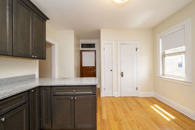 5505 W School Street 1D, Chicago, IL 60641