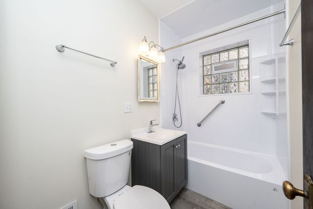 5505 W School Street 1D, Chicago, IL 60641