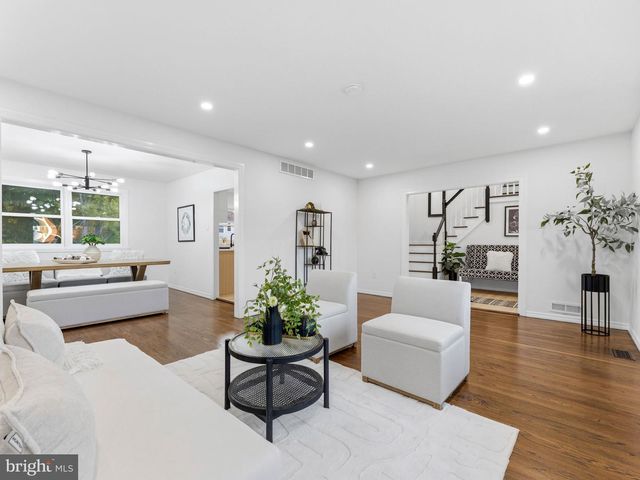 1818 RUSSET DR, Cherry Hill, NJ 08003