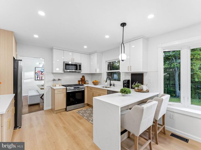 1818 RUSSET DR, Cherry Hill, NJ 08003