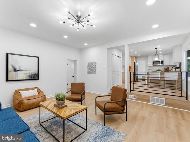 1818 RUSSET DR, Cherry Hill, NJ 08003