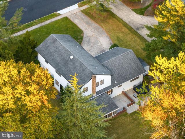 1818 RUSSET DR, Cherry Hill, NJ 08003