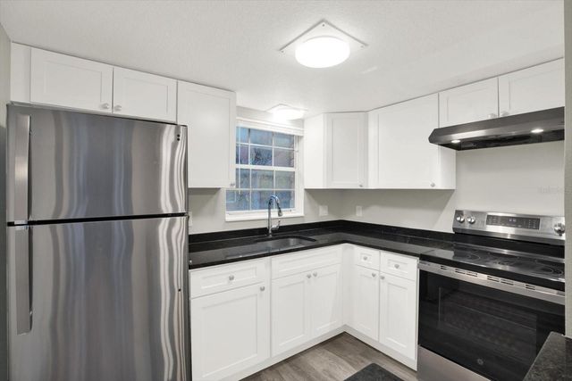 8345 13TH STREET N B, St Petersburg, FL 33702