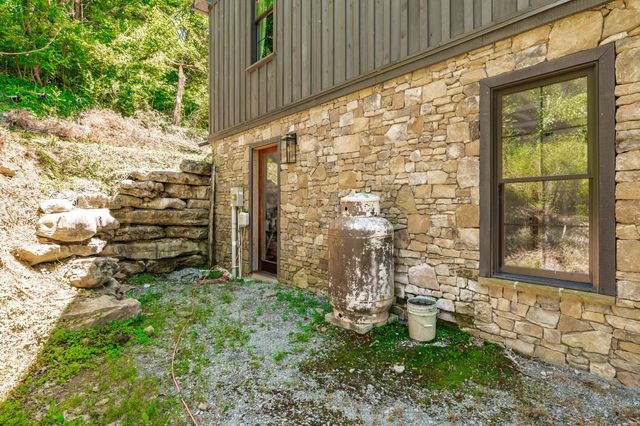 1506 Rock Springs Rd, Bethpage, TN 37022