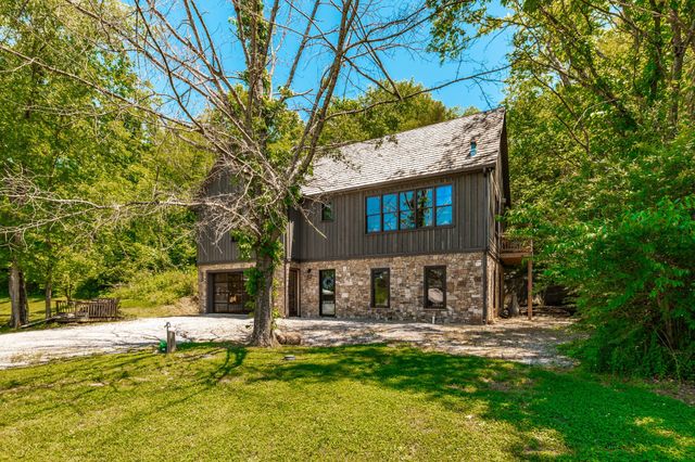 1506 Rock Springs Rd, Bethpage, TN 37022