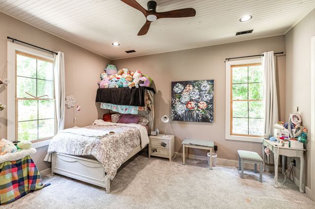 1506 Rock Springs Rd, Bethpage, TN 37022