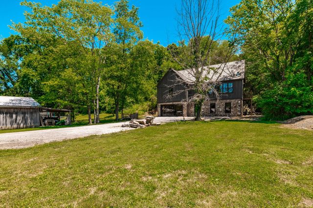 1506 Rock Springs Rd, Bethpage, TN 37022