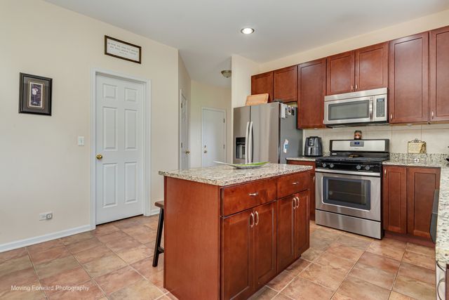 2368 Pagosa Springs Drive, Aurora, IL 60503