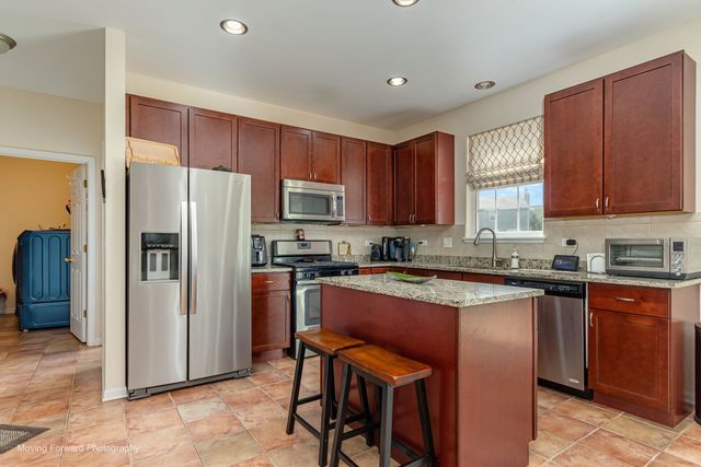 2368 Pagosa Springs Drive, Aurora, IL 60503