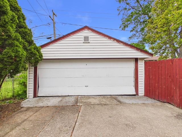 2308 Stratford Avenue, Westchester, IL 60154